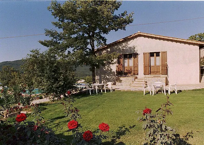 Podere Le Ghiande 팜스테이 카스텔라자라